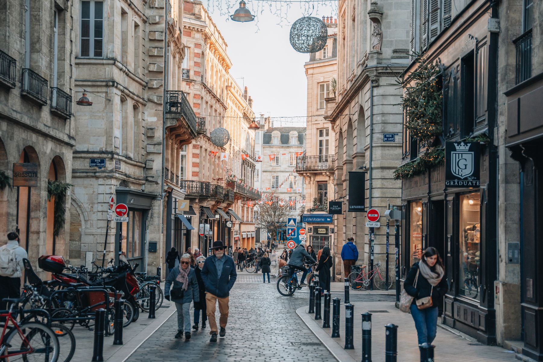 which streets for cool shopping in bordeaux