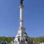 Cette photo met en avant le monument aux Girondin présent sur la place des Quinconces à Bordeaux. 