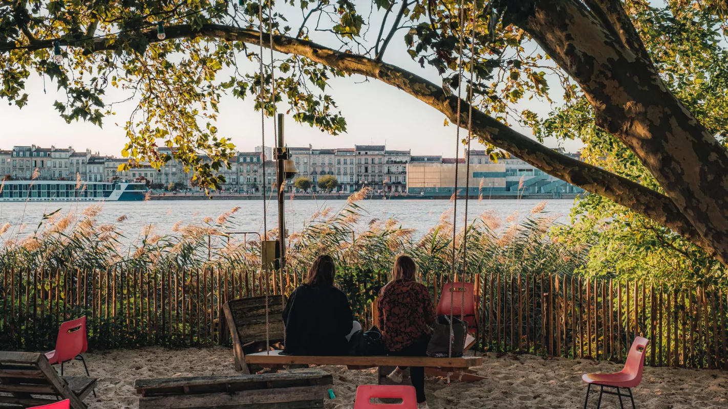 Boire et manger sur le fleuve