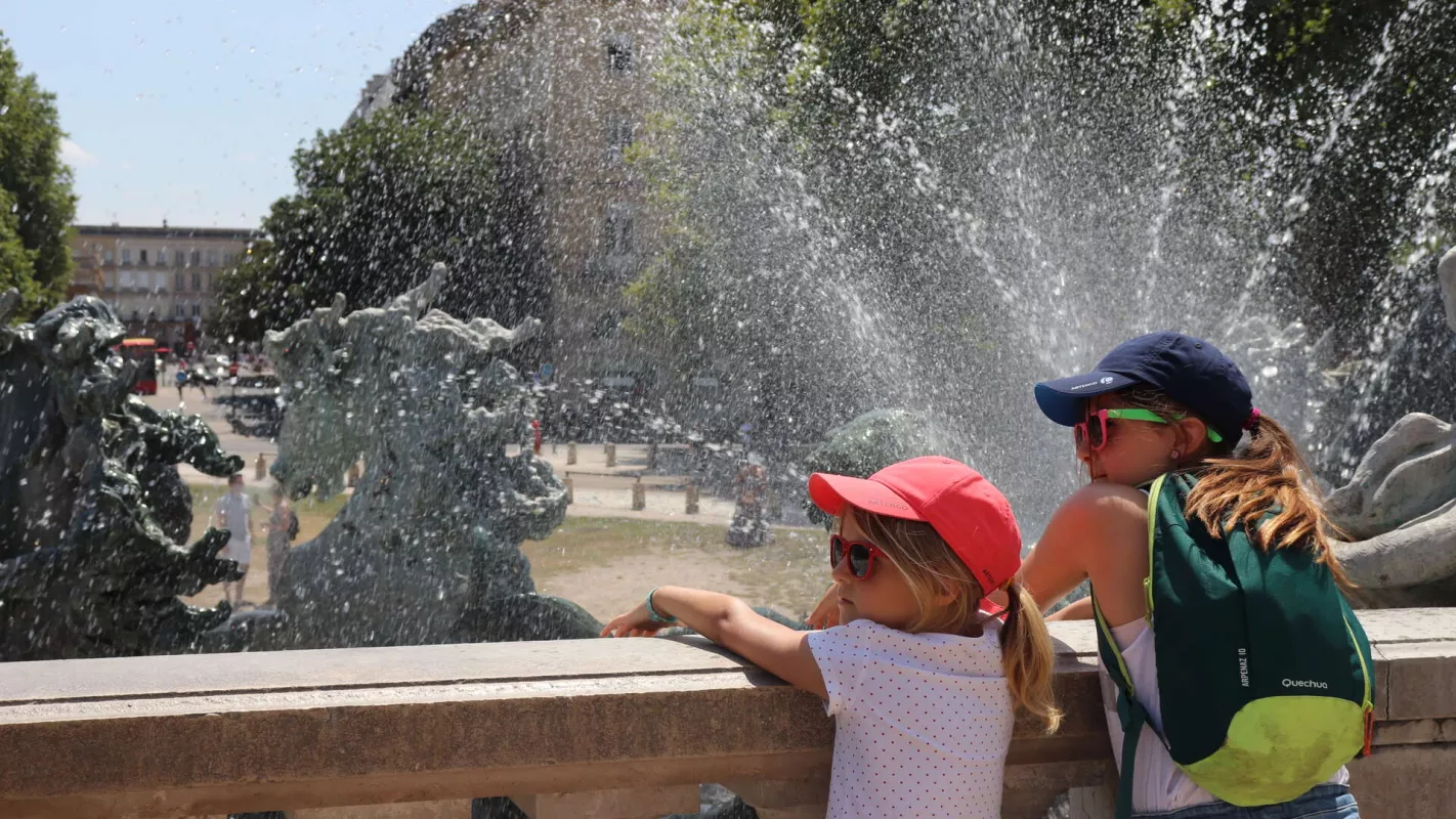 Enfants à la Fontaine des Girondins