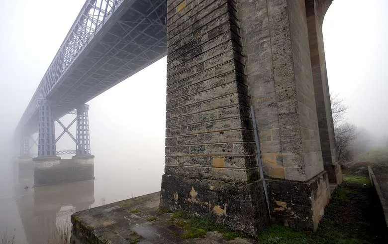 Pont Eiffel Saint-Vincent-de-Paul