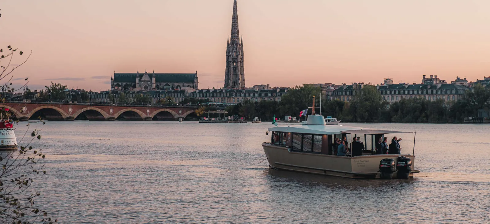 Teddy Verneuil Bateau sur la Garonne