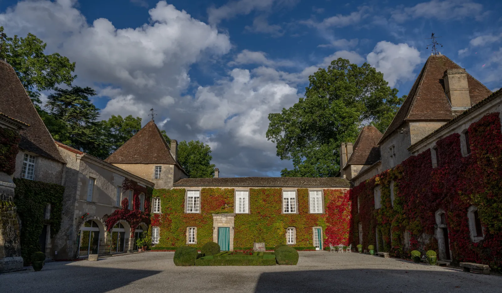 Château Carbonnieux | Bordeaux Tourism & Conventions