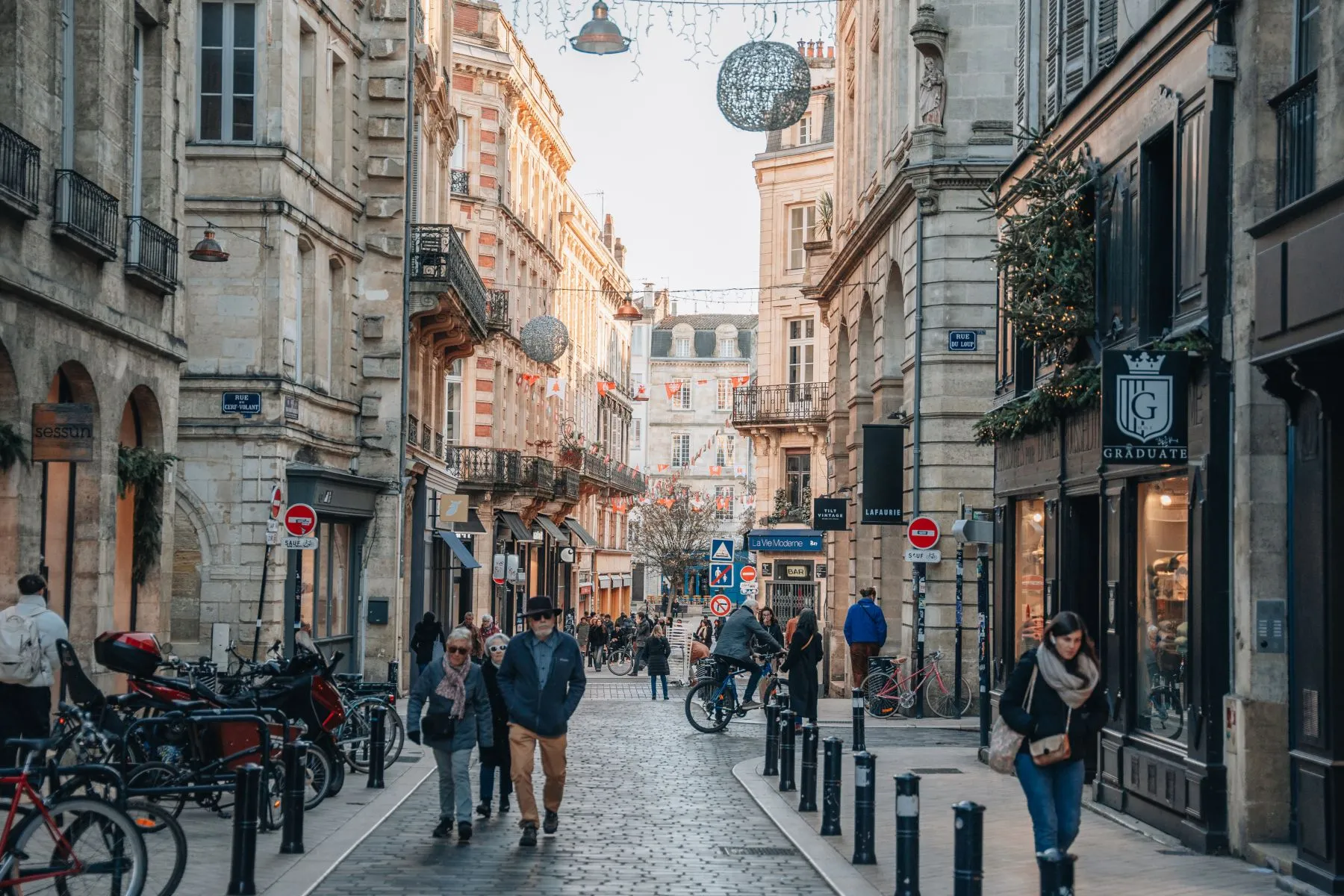 which streets for cool shopping in bordeaux