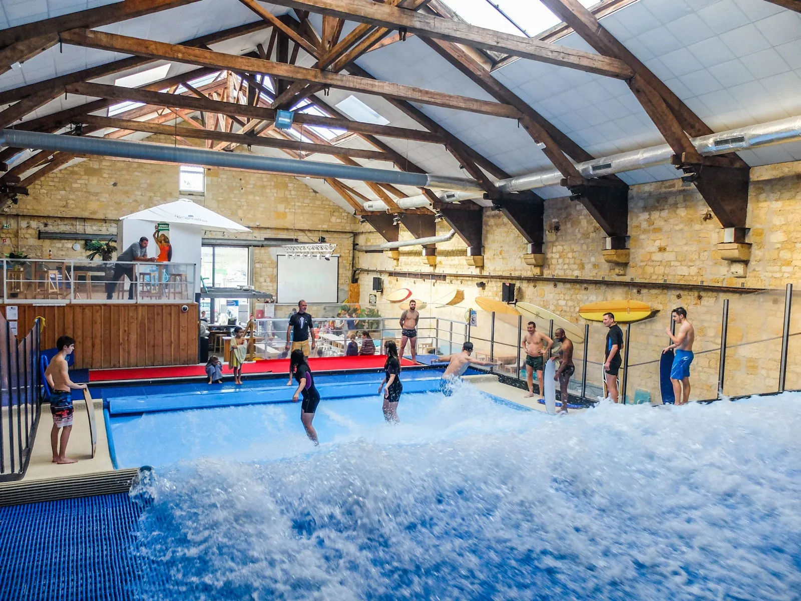 Le wave surf café à Bordeaux